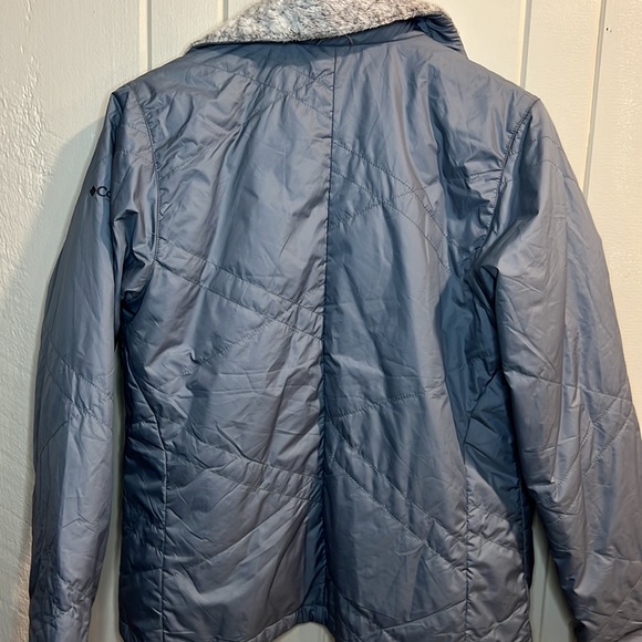 Columbia sportswear company with fur trim - Picture 7 of 12